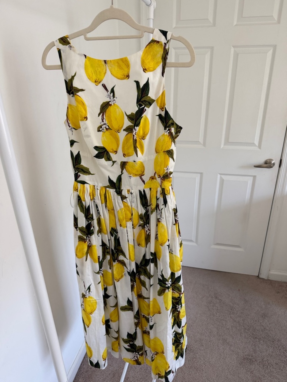 Gorgeous dress from Hearts and Found, Dolce & Gabbana lemon Print size Medium - Picture 3 of 9